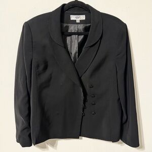 Le Suit Essentials Classic Black Blazer